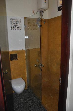 Travel Lodge, Kochi 5